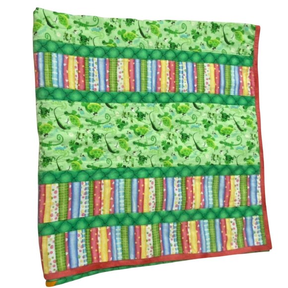 Handmade Baby Quilt 42" x 41" Green Frog Lizard Snail Caterpillar Turtle Bee - Picture 3 of 7
